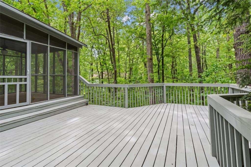 Listing photo 6