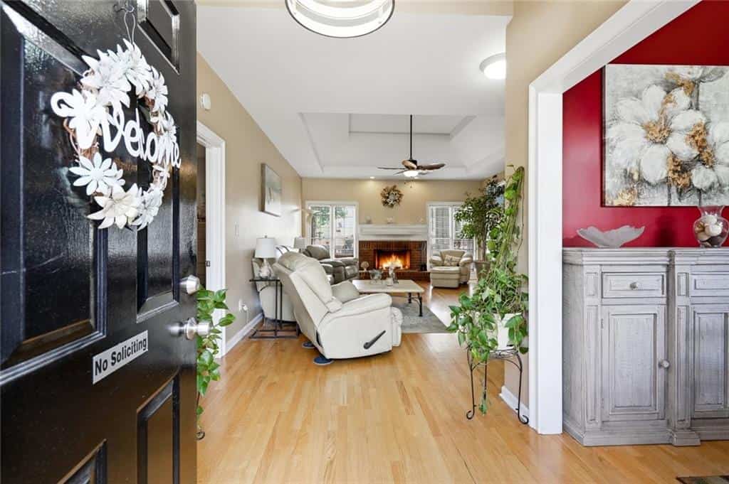 Listing photo 6