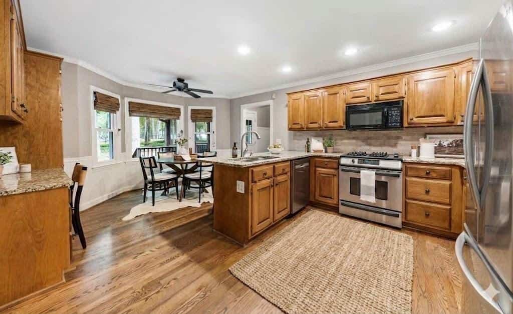 Listing photo 4