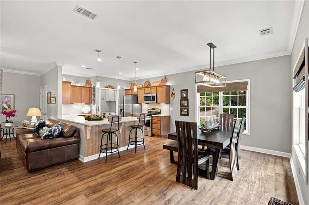 Listing photo 6