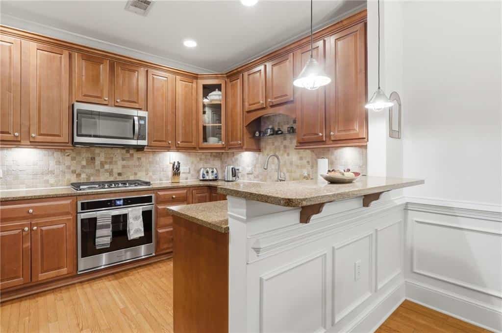 Listing photo 6