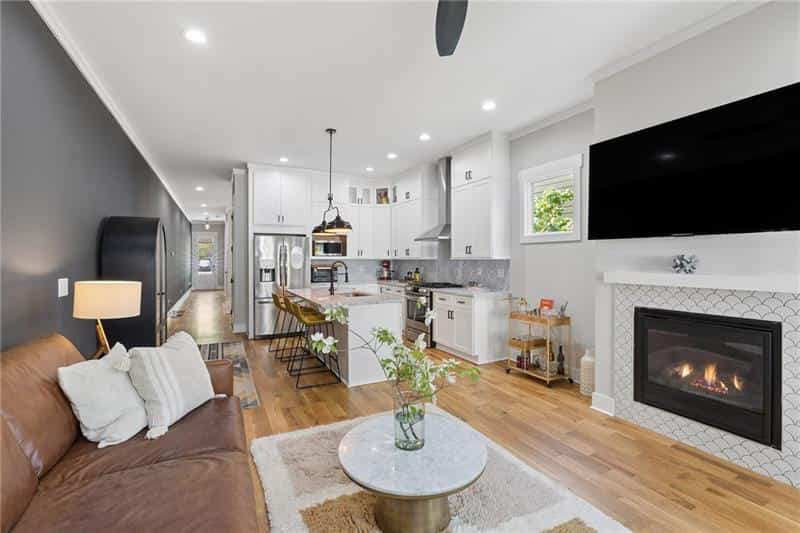 Listing photo 6