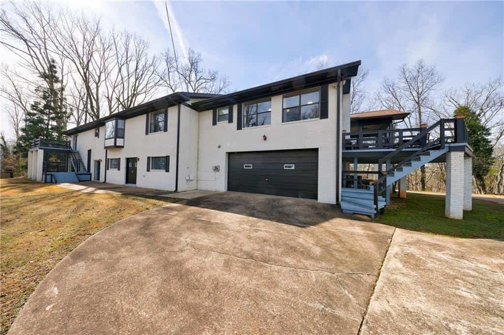 Listing photo 6
