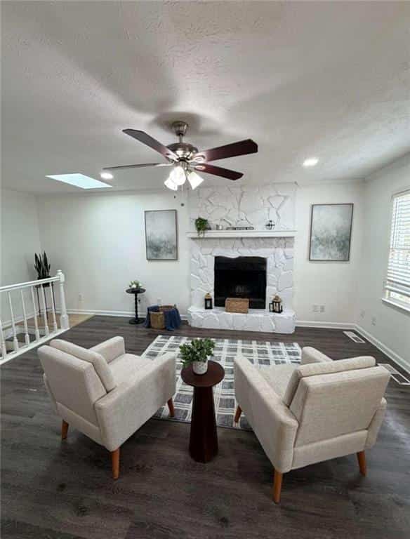 Listing photo 6