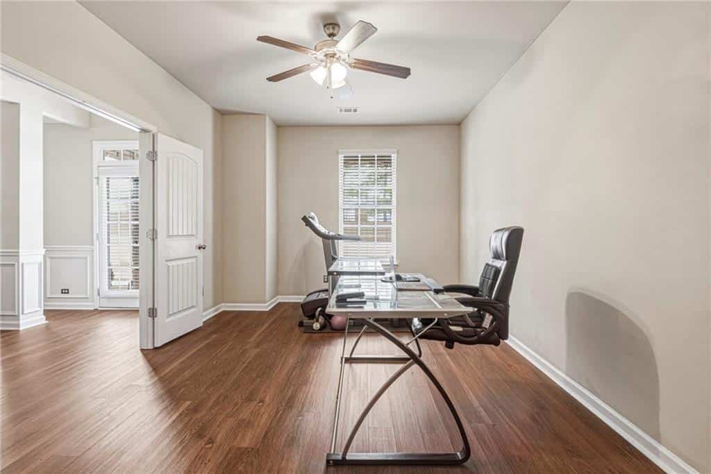 Listing photo 6
