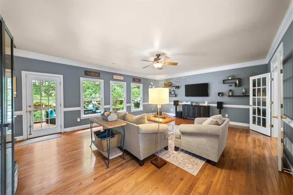 Listing photo 6