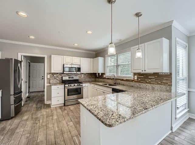 Listing photo 6