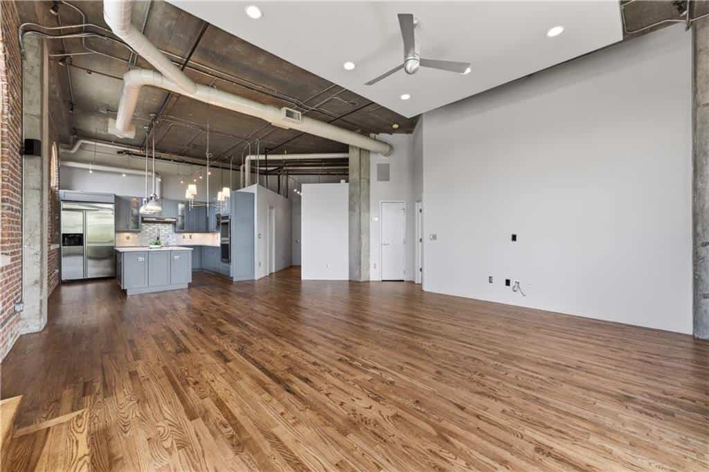 Listing photo 6