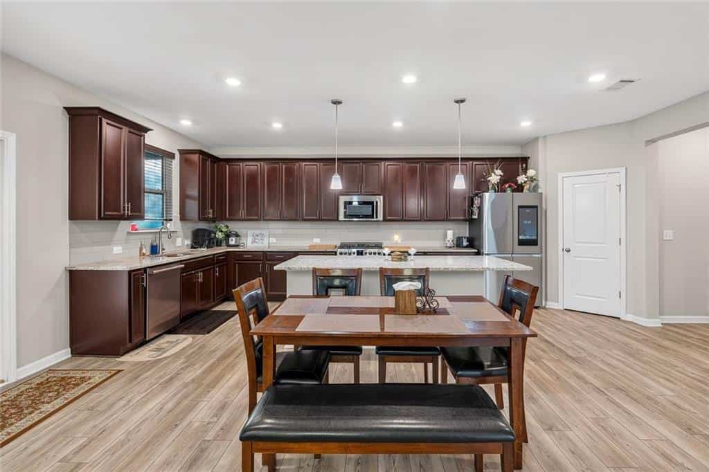Listing photo 6
