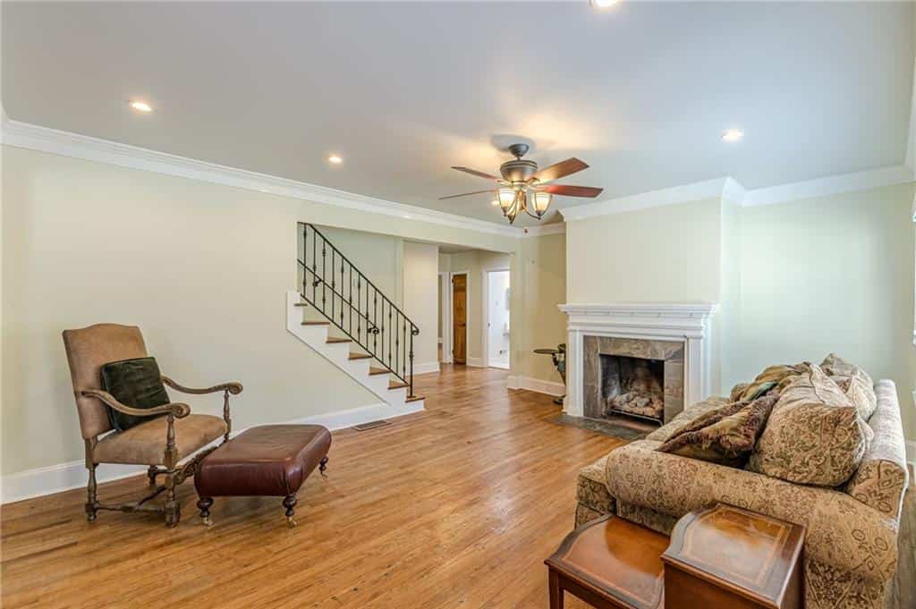 Listing photo 6