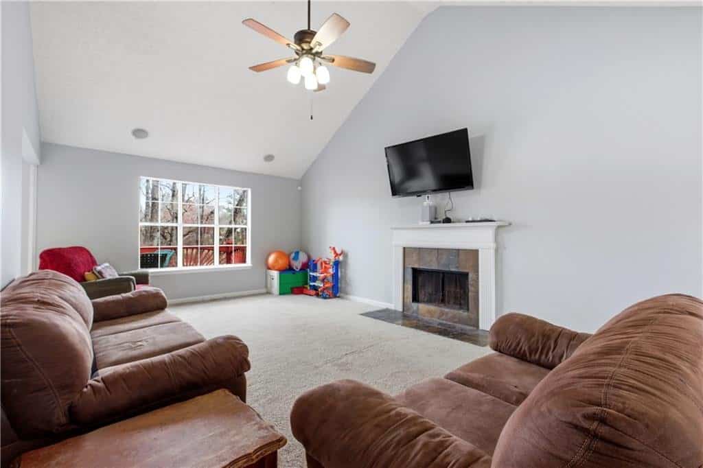 Listing photo 6