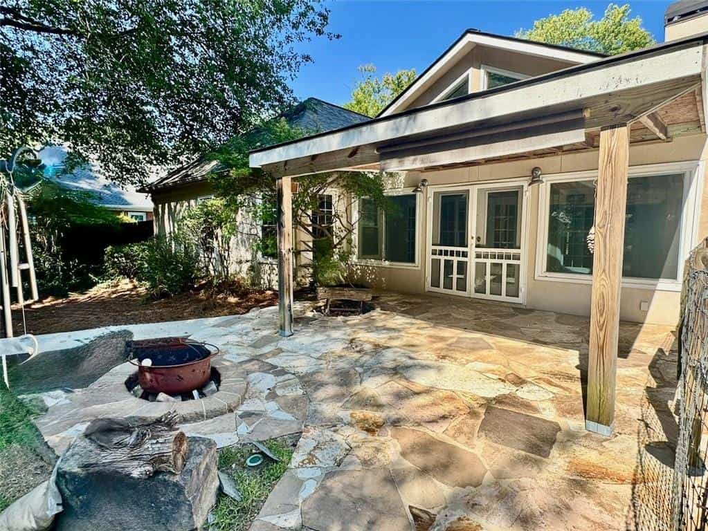 Listing photo 4