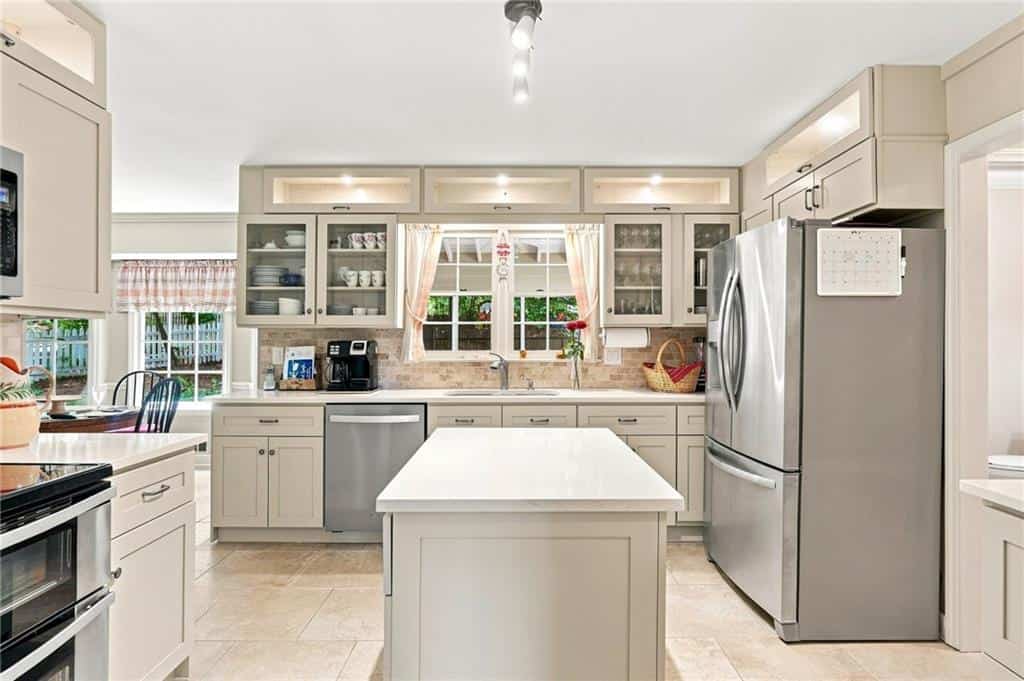 Listing photo 4