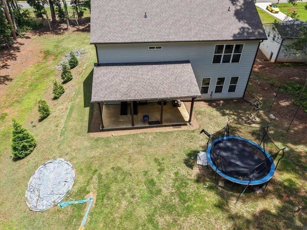 Listing photo 6