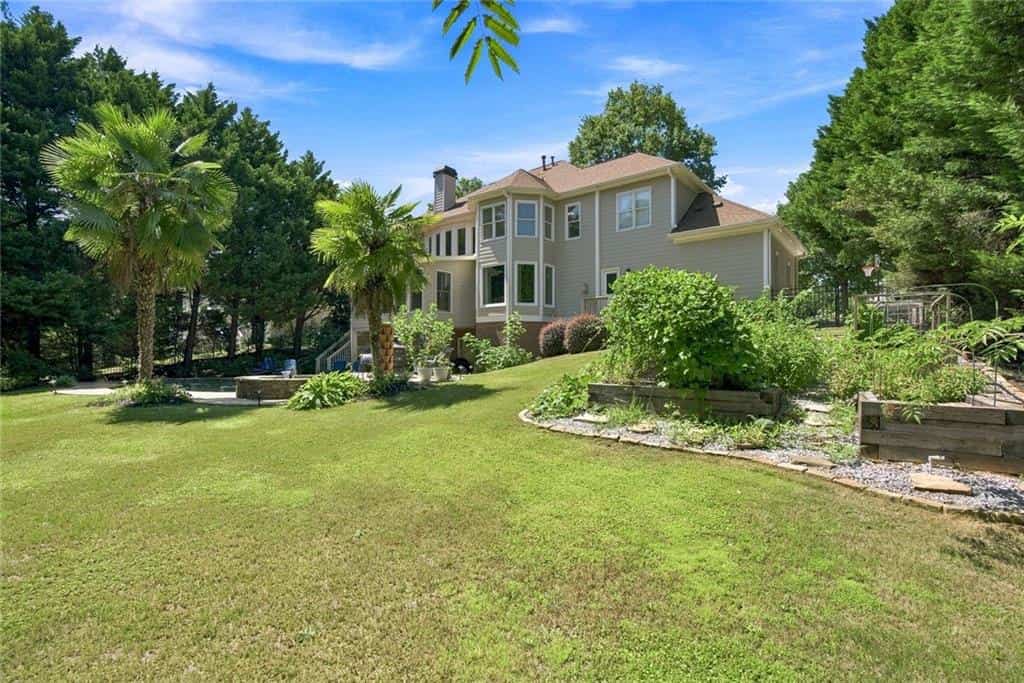 Listing photo 6