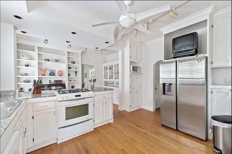 Listing photo 6