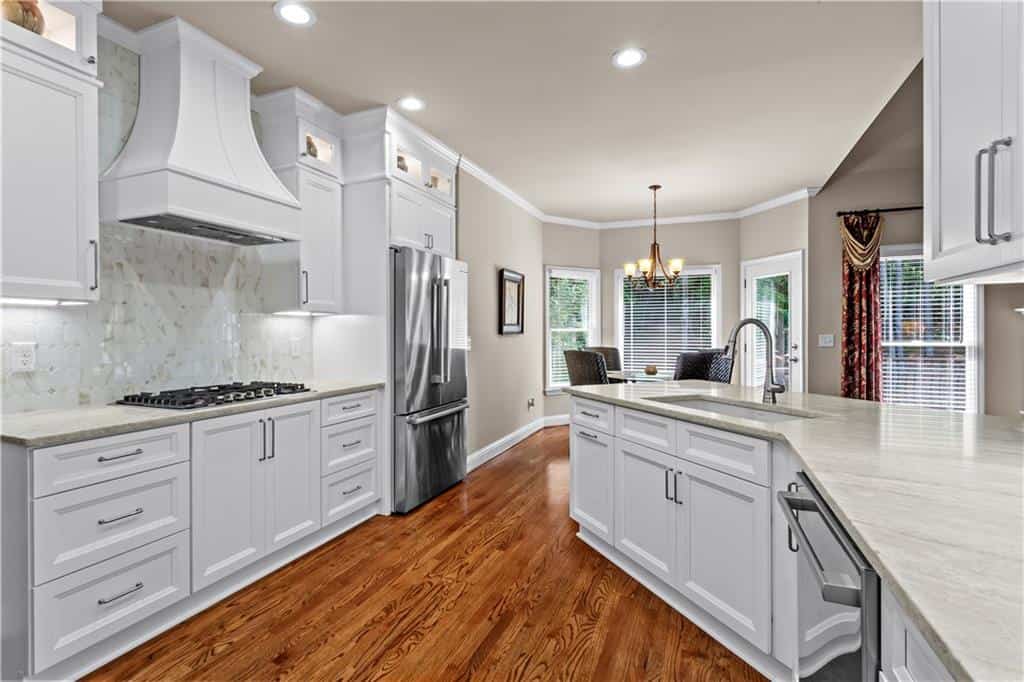 Listing photo 6