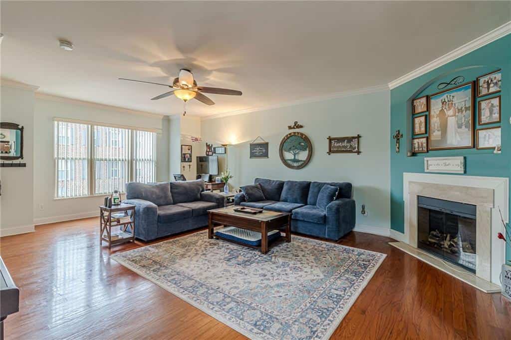 Listing photo 6