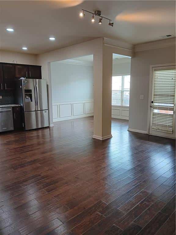 Listing photo 6