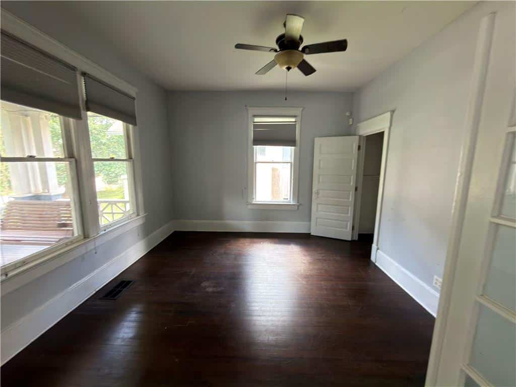Listing photo 6