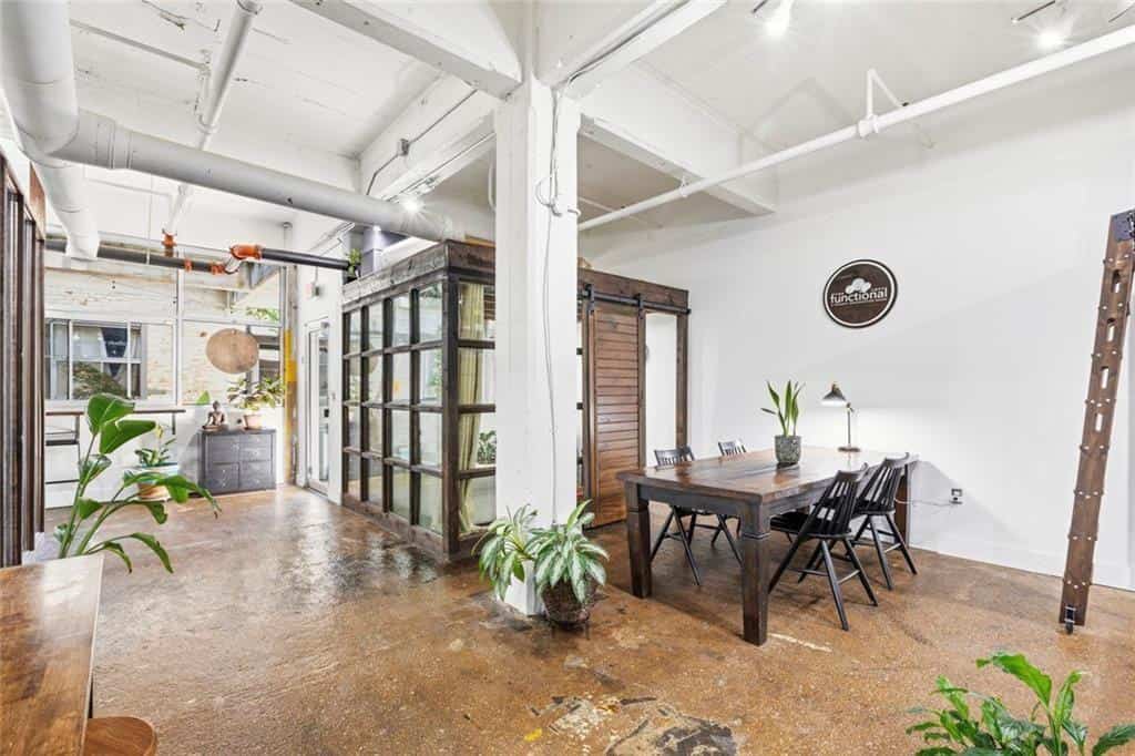 Listing photo 6