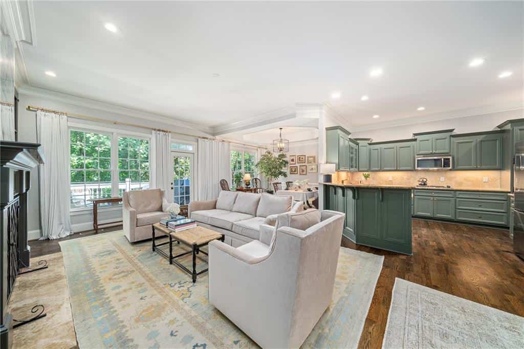 Listing photo 6