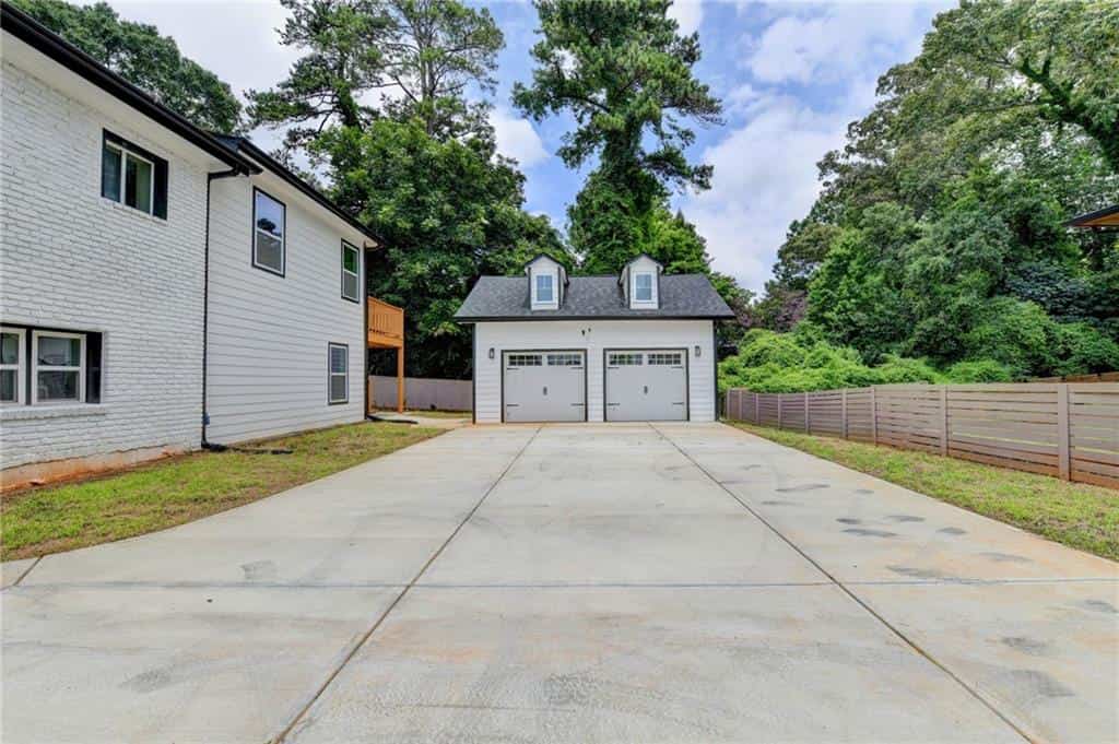 Listing photo 6