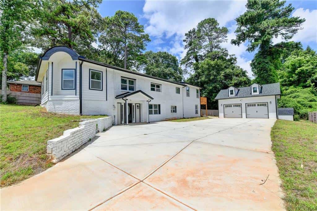 Listing photo 3