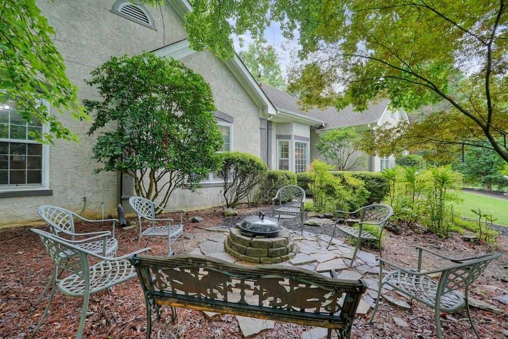 Listing photo 6
