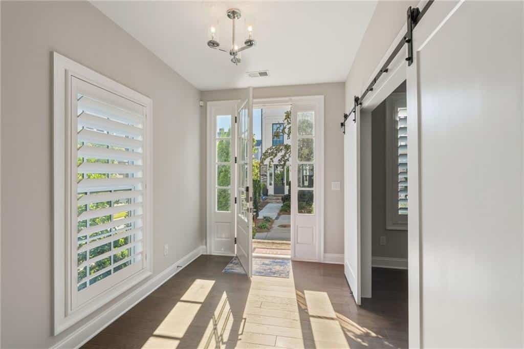 Listing photo 6