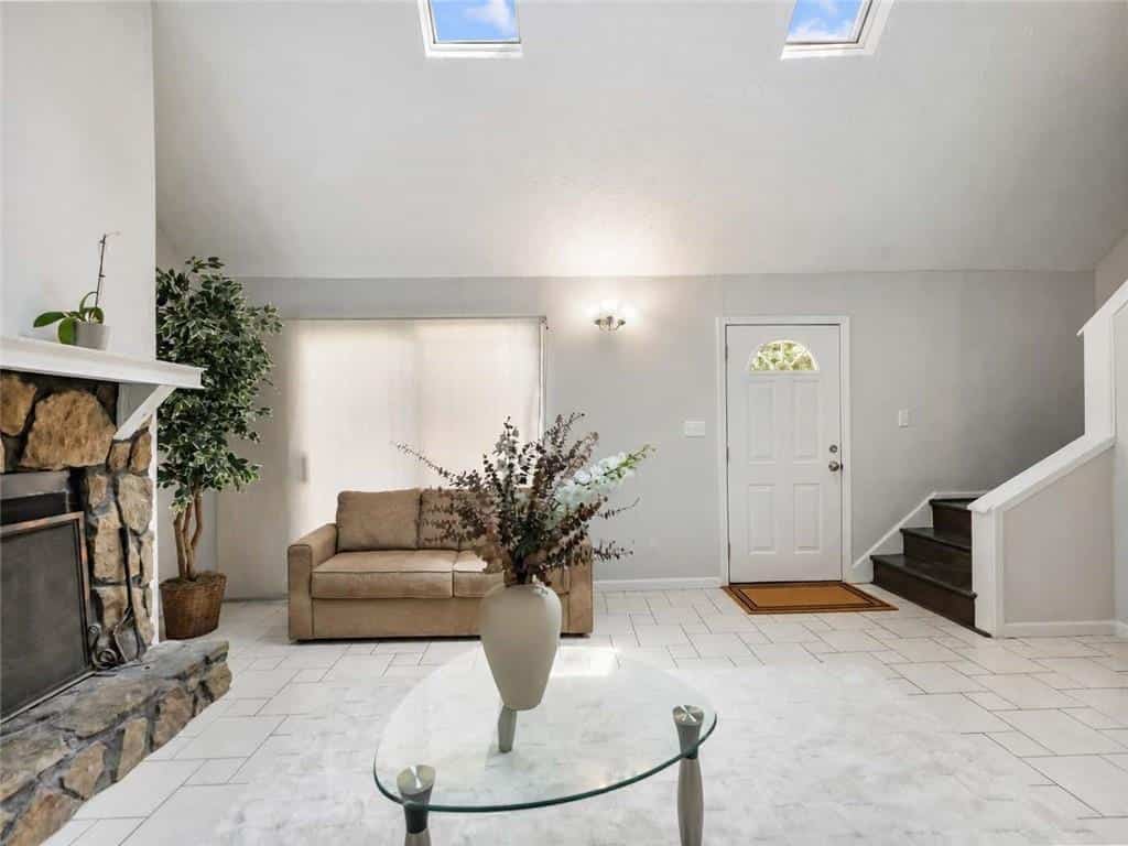 Listing photo 6