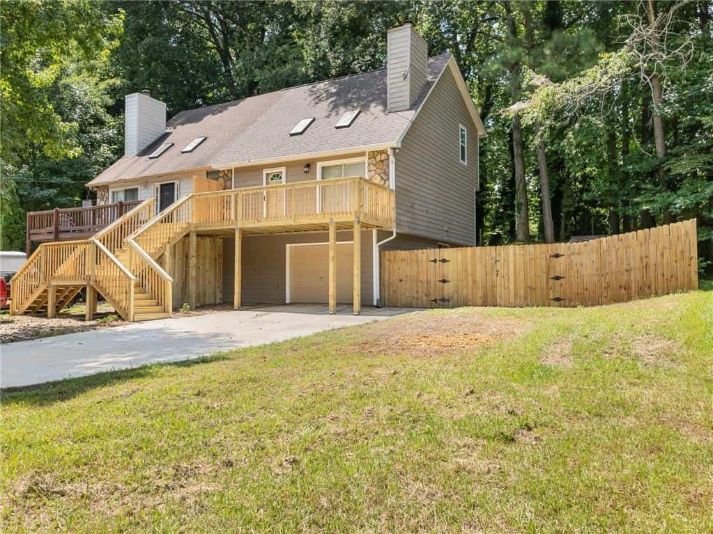 Listing photo 2