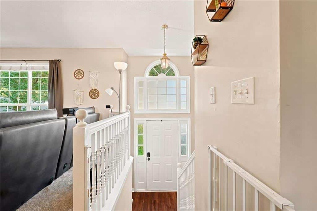 Listing photo 6