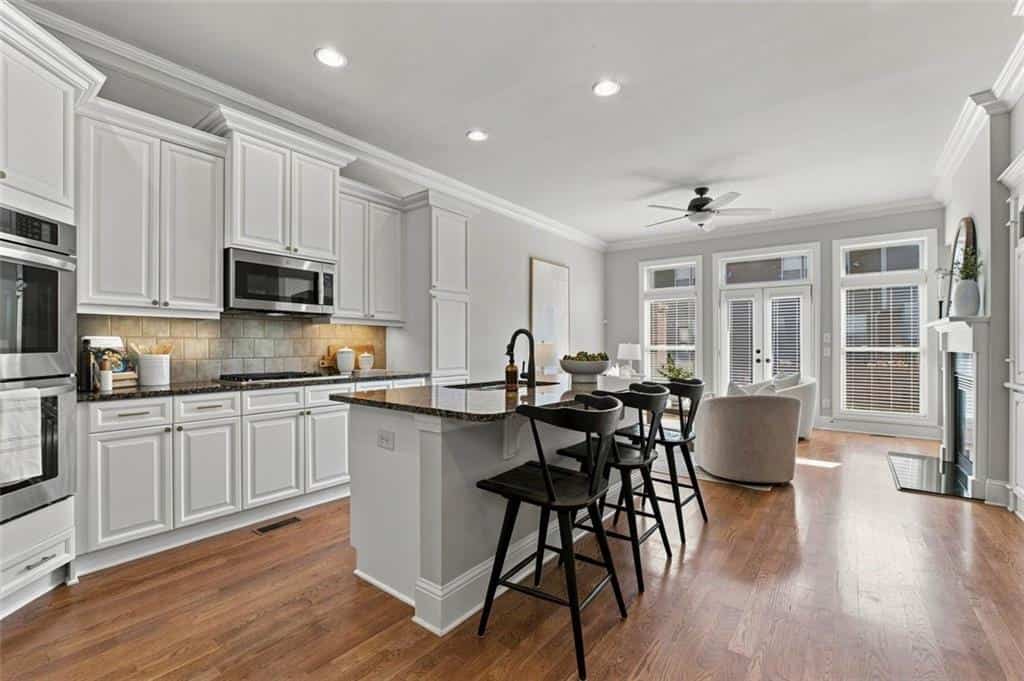 Listing photo 6