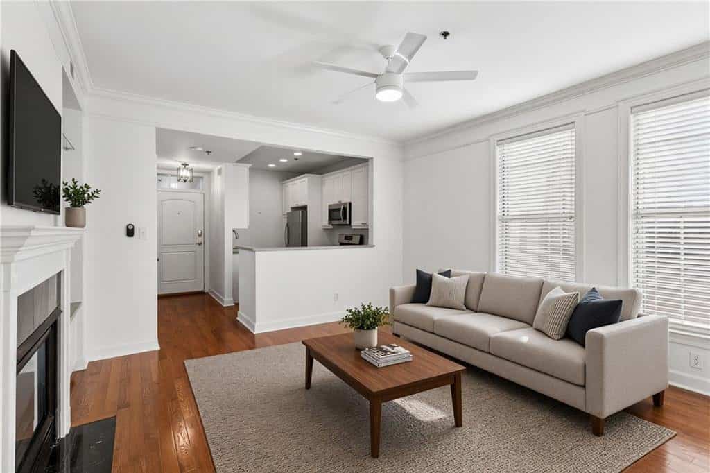 Listing photo 6