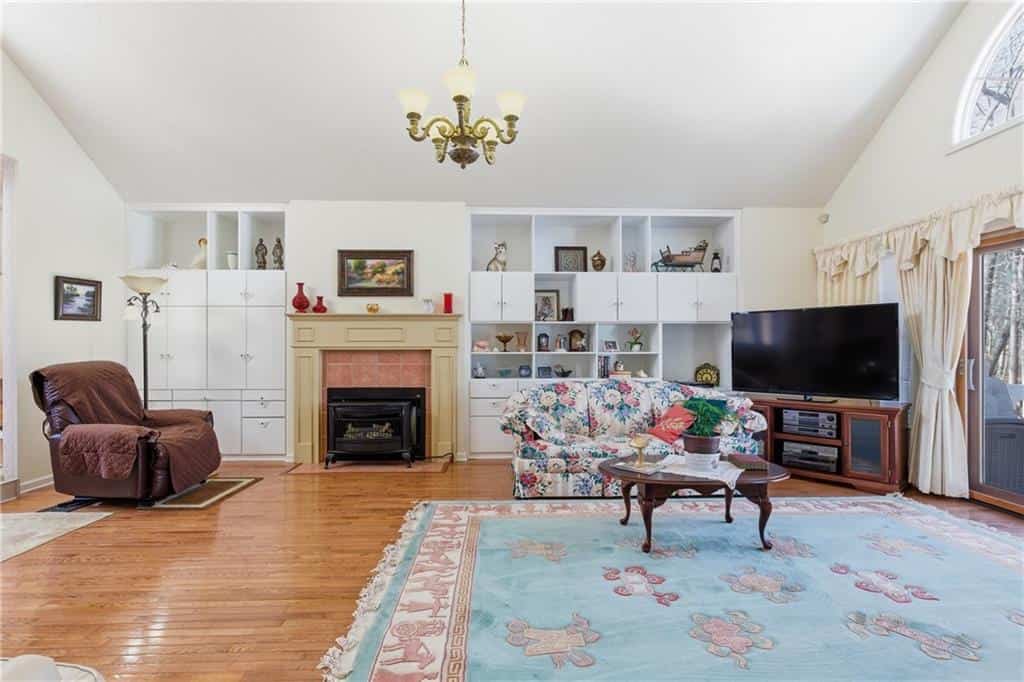 Listing photo 6