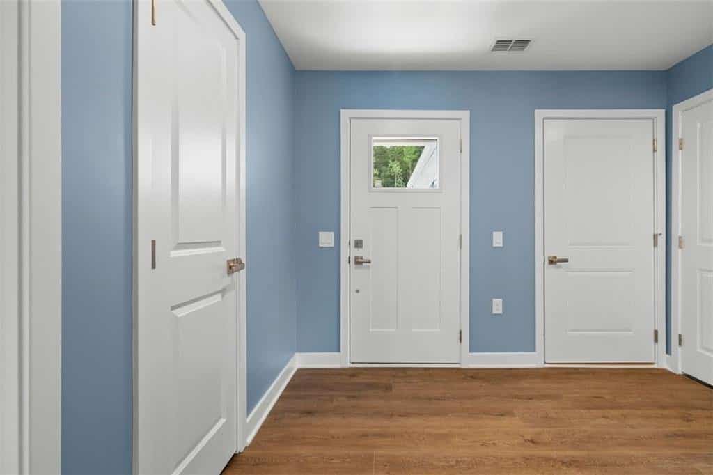 Listing photo 6