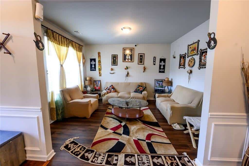 Listing photo 3