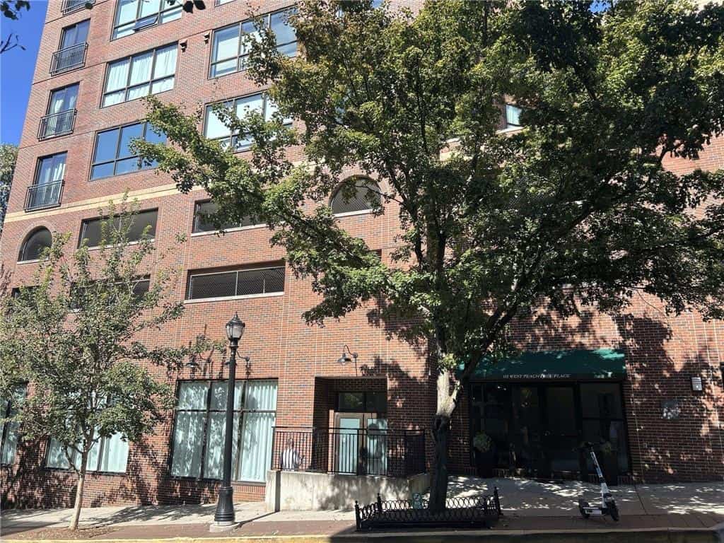115 W Peachtree Place NW 702 #702, Atlanta, GA 30313