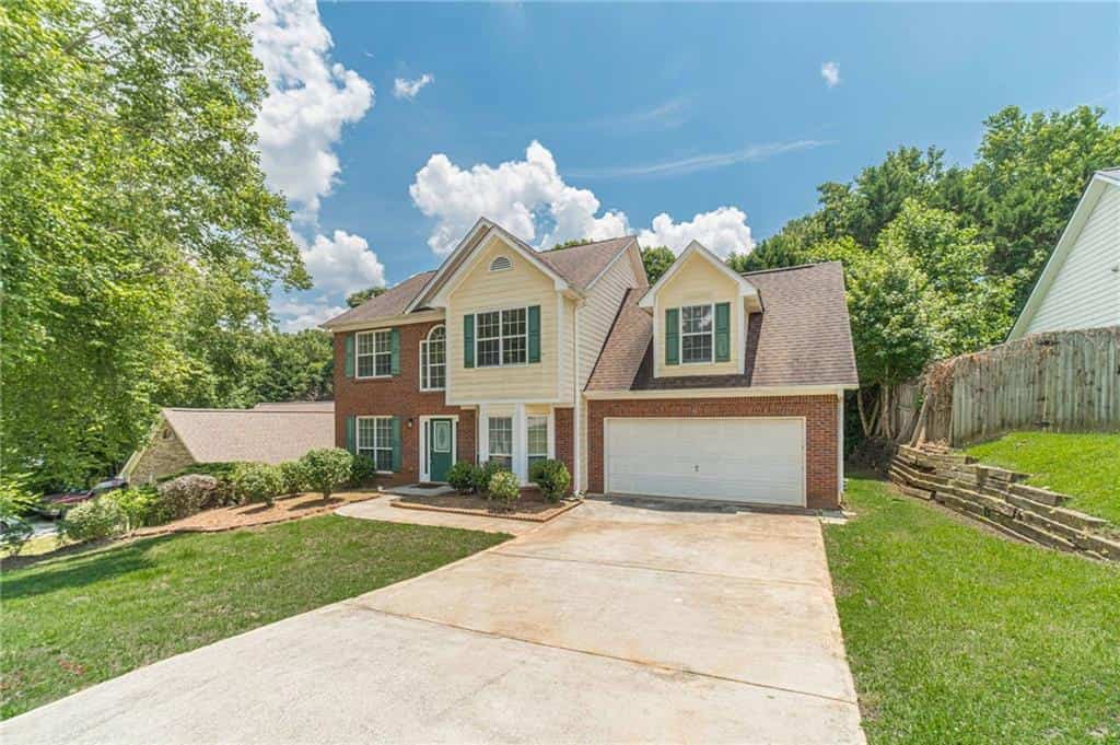 Listing photo 3