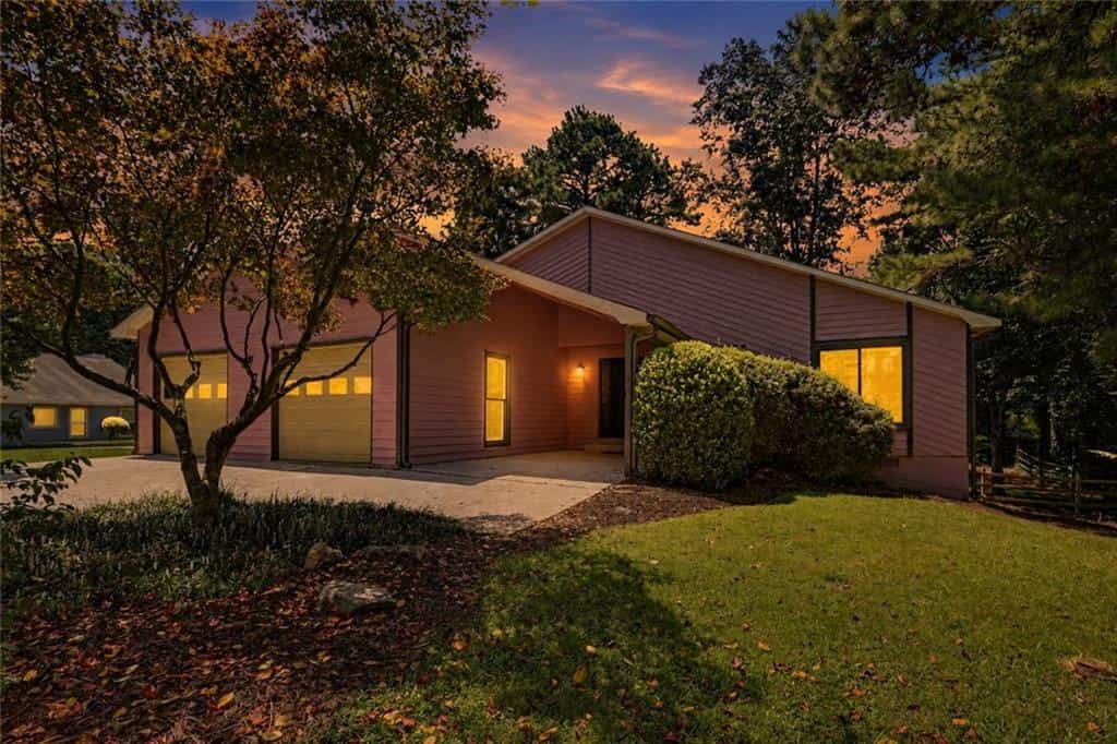 10900 Spotted Pony Trail, Johns Creek, GA 30022