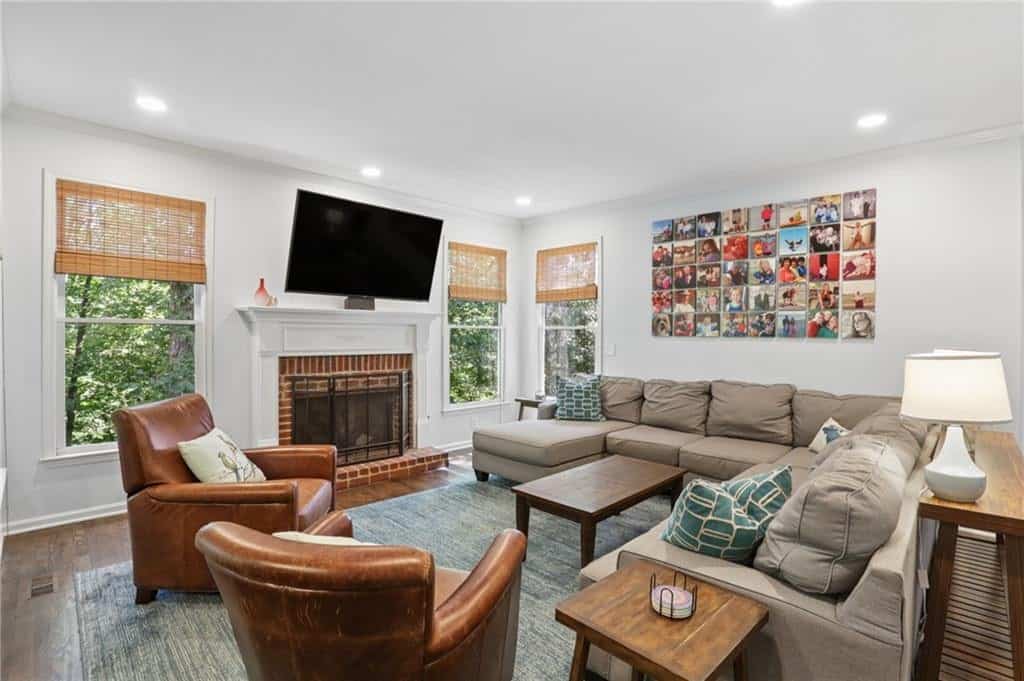 Listing photo 6