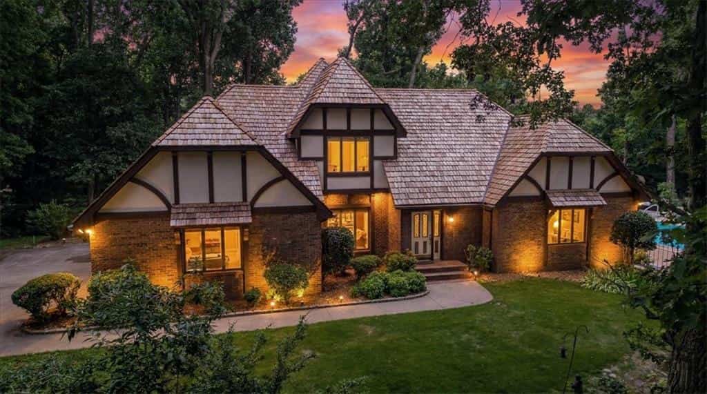 4525 Mountain View Road, Oakwood, GA 30566