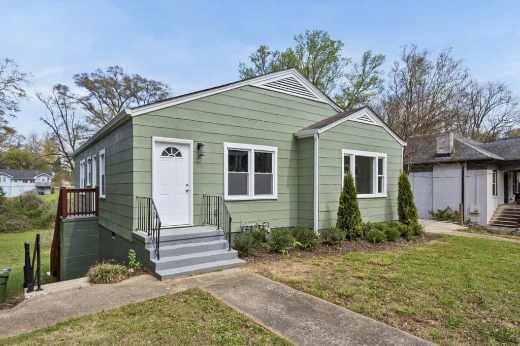 Listing photo 2
