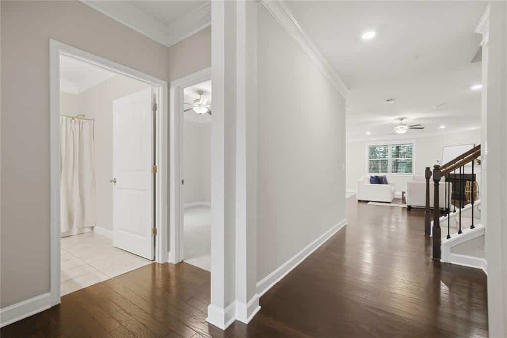 Listing photo 6