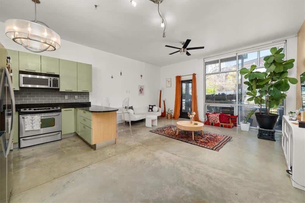 Listing photo 6