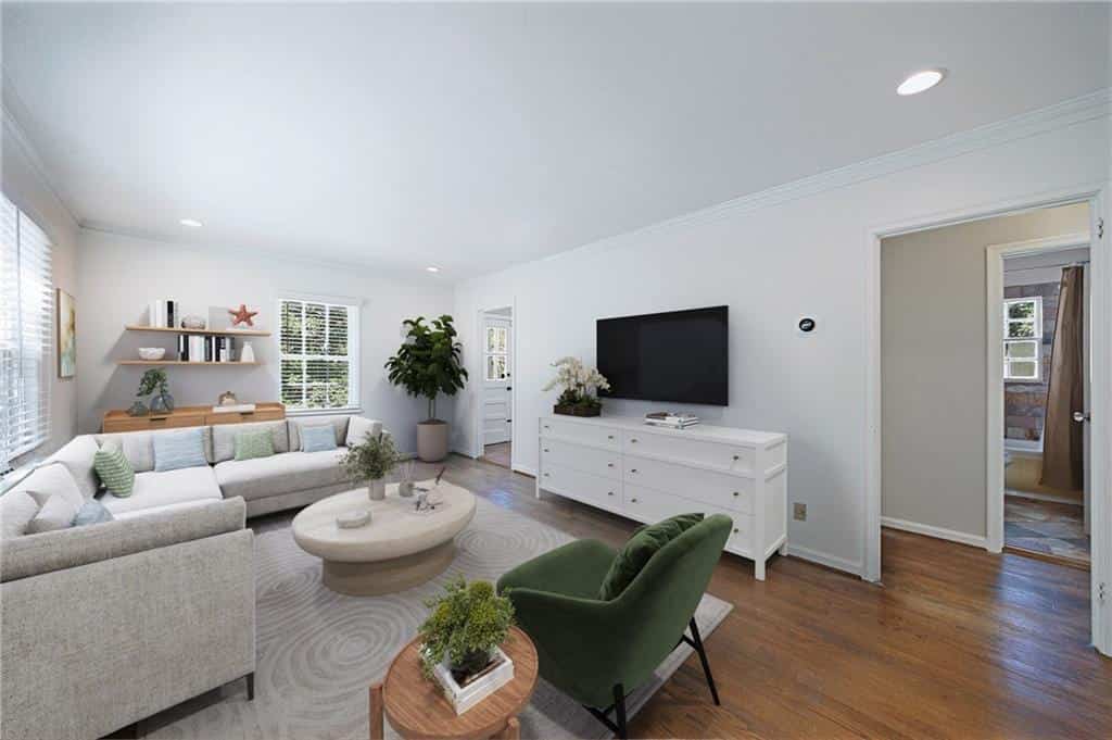 Listing photo 3