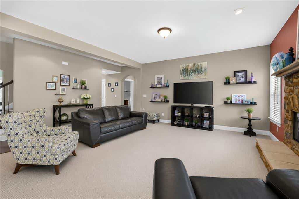 Listing photo 6