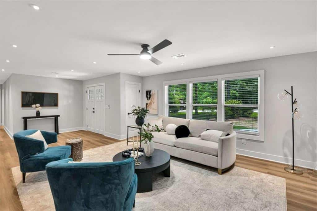 Listing photo 6