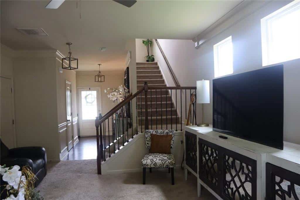Listing photo 6